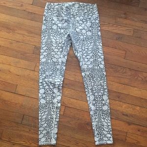 Alo iguana print long legging